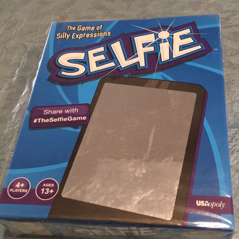 Selfie Game of Silly Expressions Excellent Like NEW Condition Fun Party Game